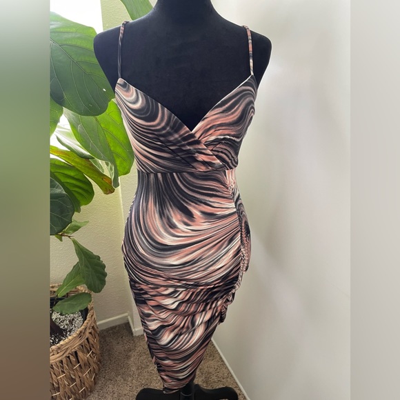 Dress - Picture 2 of 9